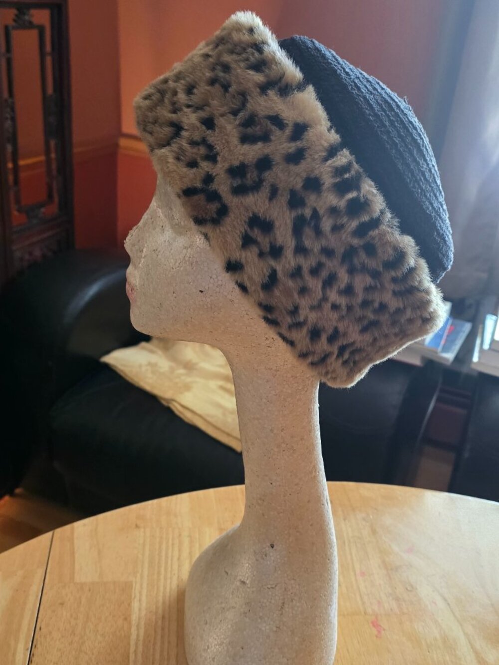 Setmar New York Women's Faux Fur Leopard Print Winter Hat Black Knit Acrylic